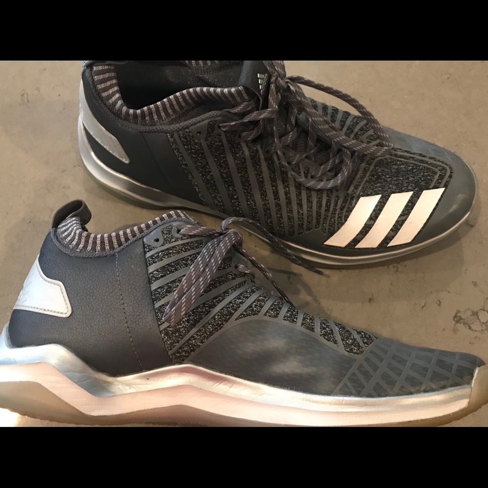 Men’s Adidas Grey mesh gym shoe
